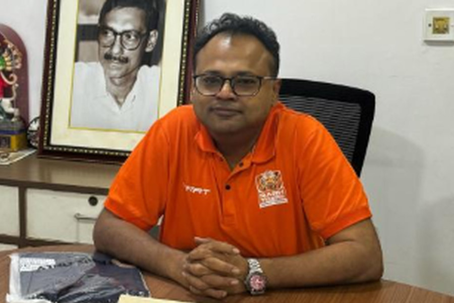 স্বার্থের সংঘাত, ইস্টবেঙ্গলের সহ-সভাপতি পদ ছাড়লেন রাহুল টোডি