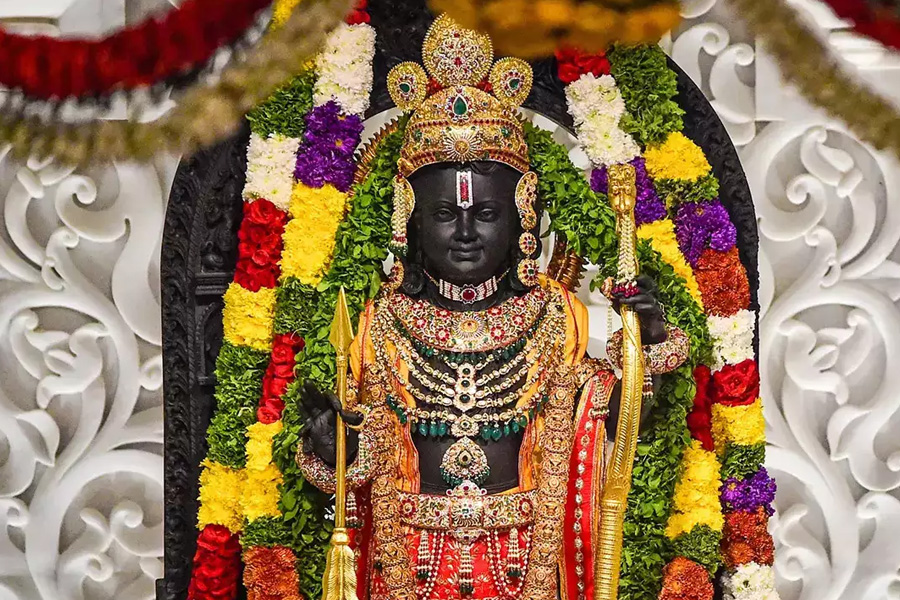 অযোধ্যার কনকনে ঠান্ডা যুঝতে তৈরি হচ্ছে শীতপোশাক, পশমিনার শালও জড়াবেন রামলালা