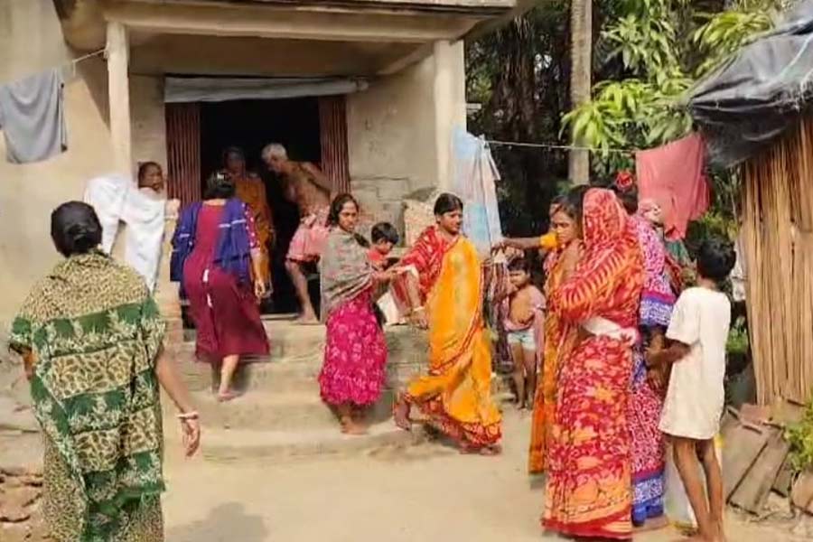 টিউশন পড়তে বেরিয়ে ২ বান্ধবীর রহস্যমৃত্যু! কারণ নিয়ে ঘনাচ্ছে রহস্য