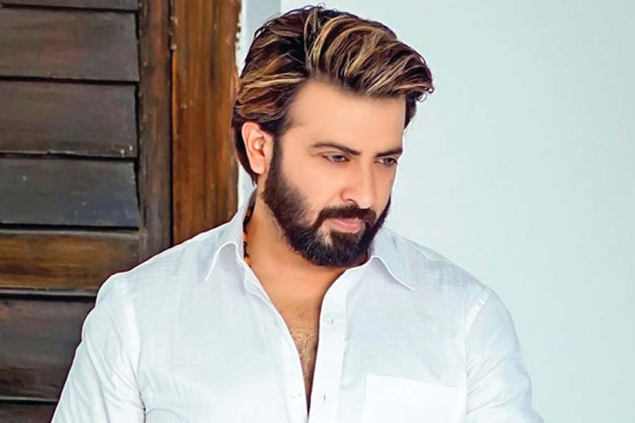 বাংলাদেশে মুক্তি পেল শাকিবের বিগ বাজেট ‘দরদ’, পালাবদলের আবহে ‘তুফান’ তুলবে এই ছবি?