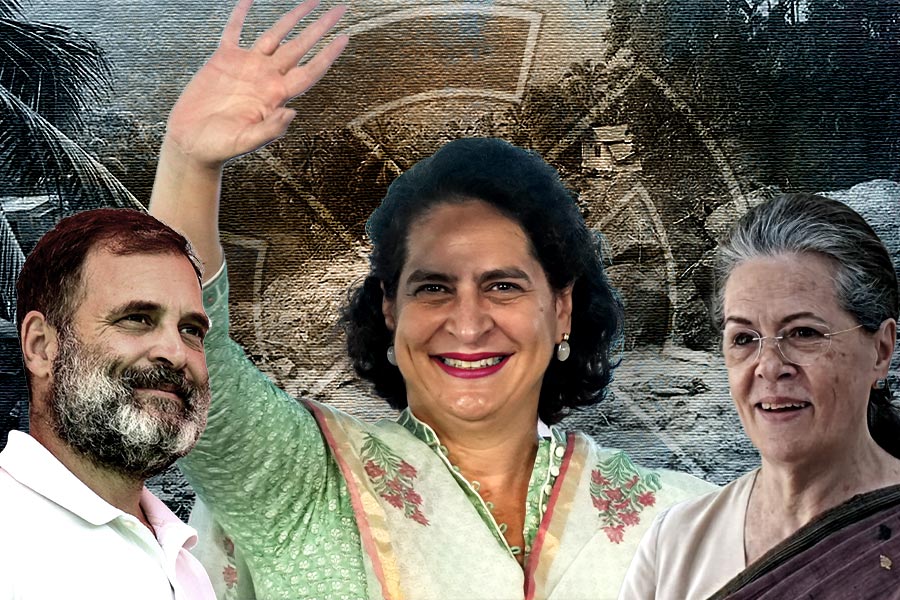 সংসদে আরও এক গান্ধী, অভিষেকেই ব্যবধানের লড়াইয়ে দাদা রাহুলকে হারালেন প্রিয়াঙ্কা