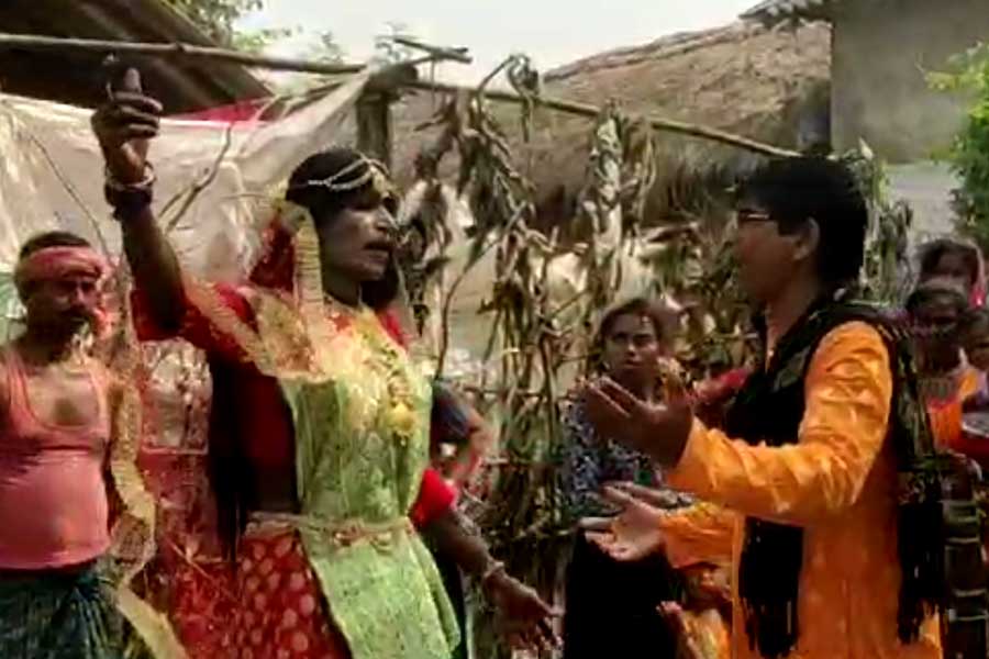 চাষের কাজে ‘বাদাই’ পরব, গানের উৎসবে মন্তেশ্বর