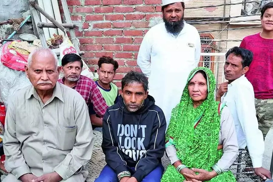 অপহরণ করে বানানো হয় ক্রীতদাস! ৩১ বছর পর ঘরে ফিরলেন উত্তরপ্রদেশের যুবক
