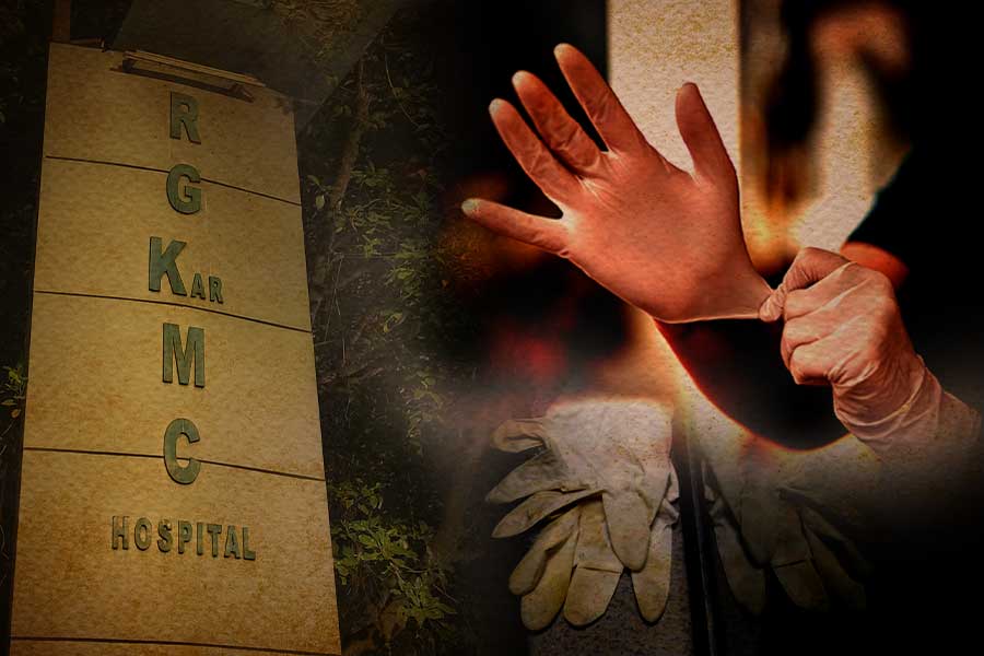 গ্লাভস কাণ্ডে অন্তর্ঘাত ফাঁস! অর্ডারই দেয়নি আর জি কর, মিলছে না প্যাকেটের ব্যাচ নম্বর