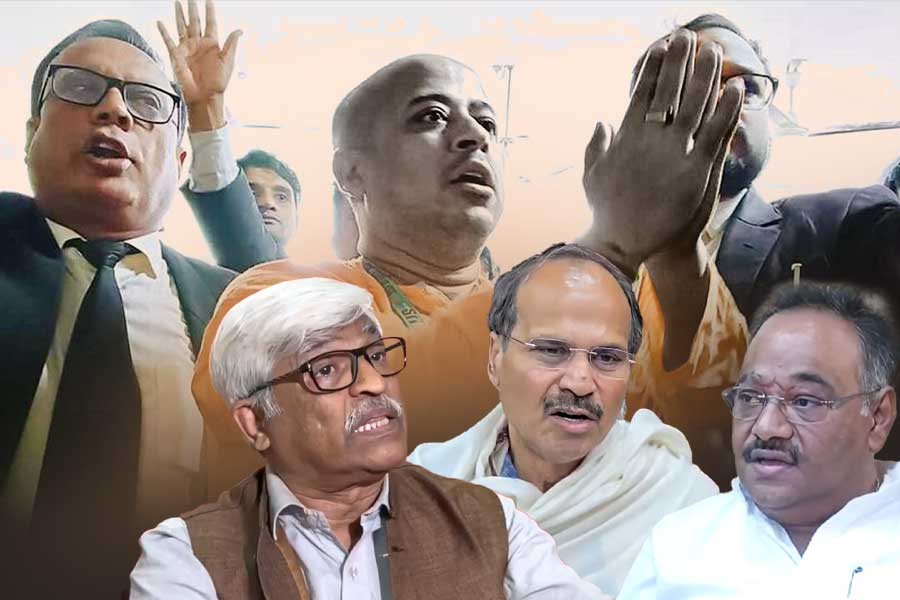 জ্বলছে বাংলাদেশ! রাজনৈতিক টানাপোড়েন বাংলায়