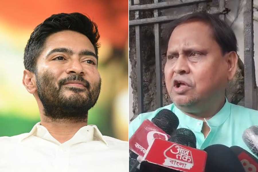‘কী এমন ঘটেছে, যে অভিষেককে দমিয়ে রাখতে হবে?’, ফের অভিষেকের হয়ে ব্যাটিং হুমায়ুনের!