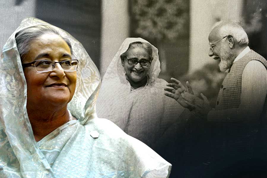 ভারতে হাসিনার ১০০ দিন পার! কেমন আছেন মুজিবকন্যা?