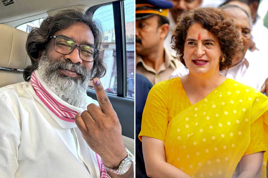 ওয়ানাড়ে ভোট পরীক্ষায় প্রিয়াঙ্কা, কার দখলে ঝাড়খণ্ড?