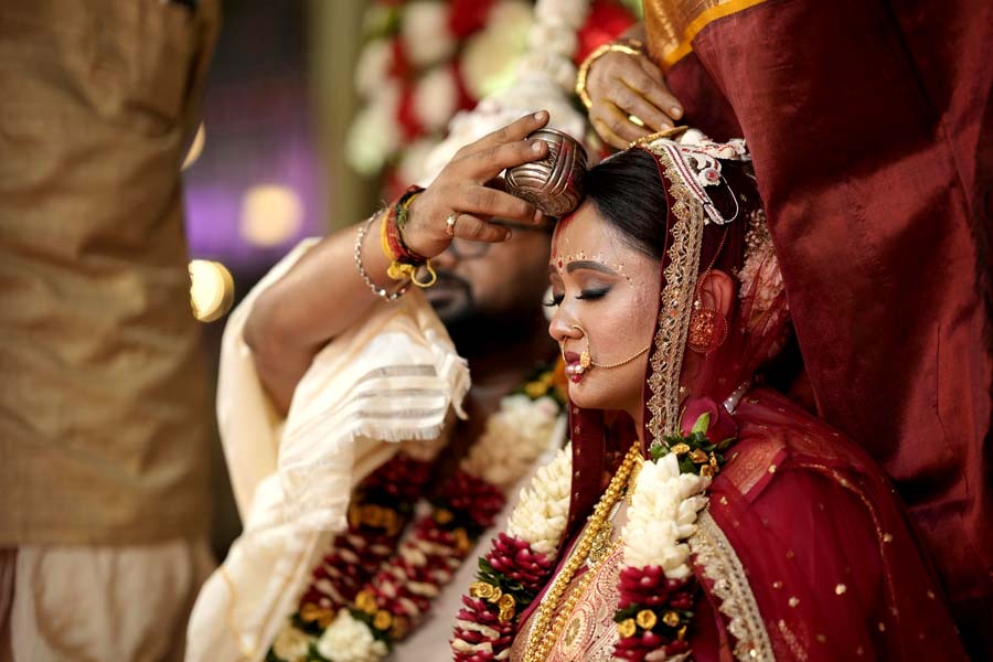 সাত পাকে বাঁধা পড়লেন অভিনেত্রী পৌলমী দাস, দেখে নিন তাঁর বিয়ের অ্যালবাম