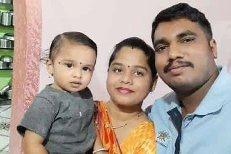 ডাক্তার দেখানোর ফাঁকে ঘুরতে যাওয়াই কাল! মুম্বই লঞ্চ ডুবিতে সলিল সমাধি শিশু-সহ গোটা পরিবারের