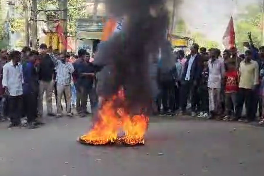 আবাস প্রকল্পে কাটমানির অভিযোগ, টাকা ফেরত চাওয়ায় ‘খুন’ মুর্শিদাবাদে!