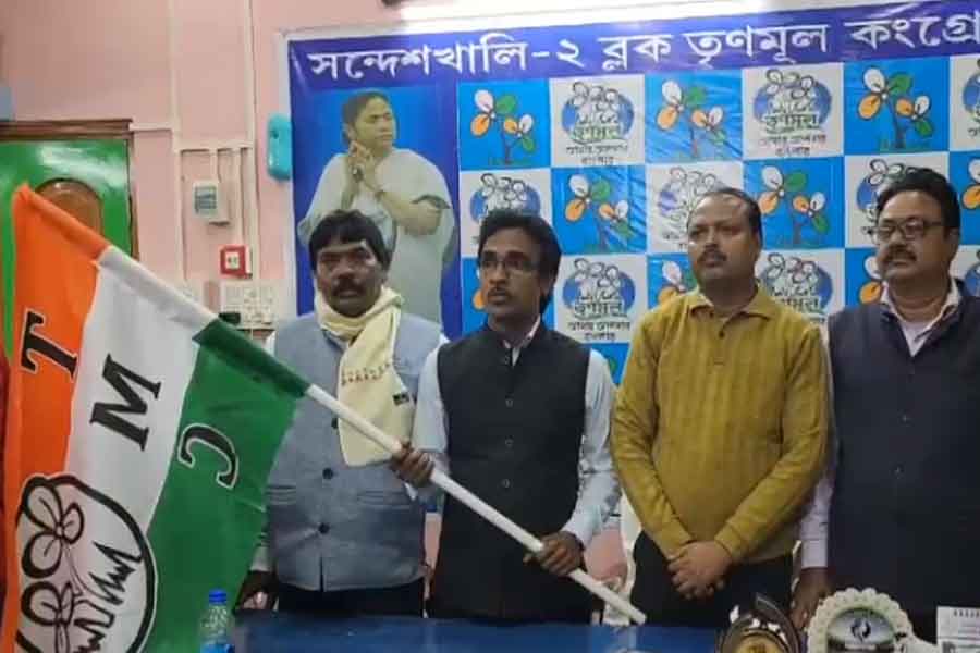 মমতার সফরের আগে তৃণমূলে যোগ সন্দেশখালি আন্দোলনের মুখ সুজয় মাস্টারের