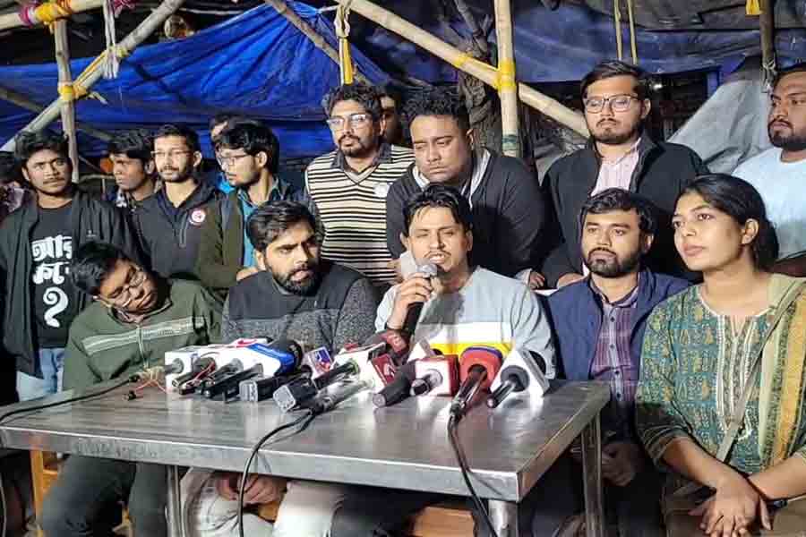 চার্জশিটে কেন উল্লেখ নেই CFSL রিপোর্টের? ফের জুনিয়র ডাক্তাদের নিশানায় সিবিআই