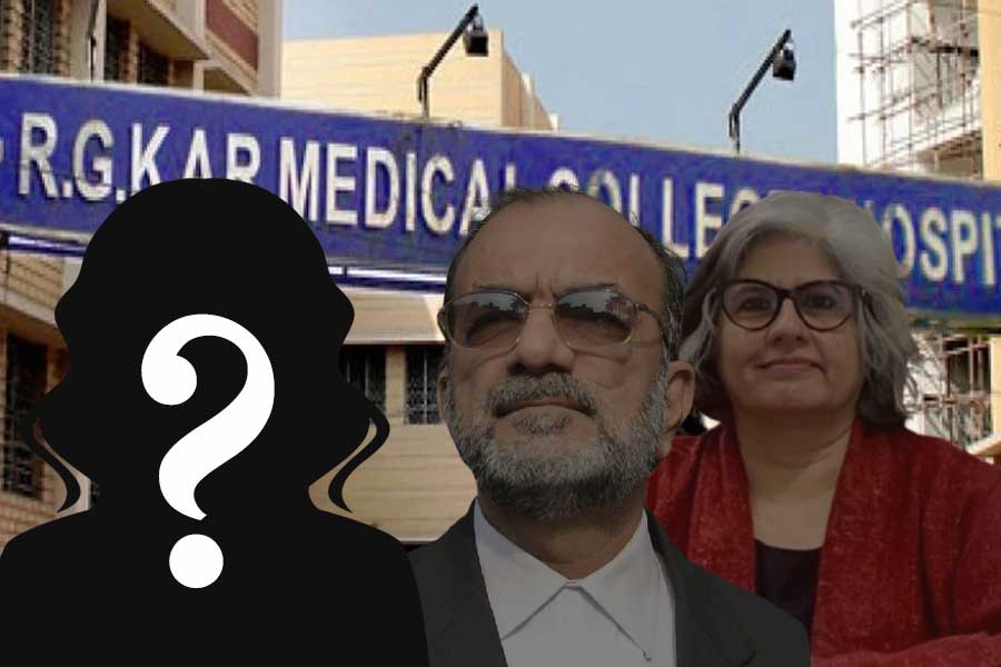 বিকাশ ভট্টাচার্য-বৃন্দা গ্রোভার অতীত, ‘অভয়া’র পরিবারের নতুন আইনজীবী কে?