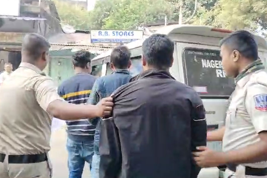 মদ খাওয়ার টাকা না পেয়ে মার, দমদমের ঘটনার ৪৮ ঘণ্টার মধ্যে গ্রেপ্তার ৪