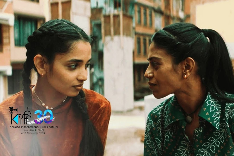 পতিতার লজ্জাহীন লড়াই দেখায় ‘দ্য শেমলেস’, অনবদ্য অনসূয়া সেনগুপ্ত