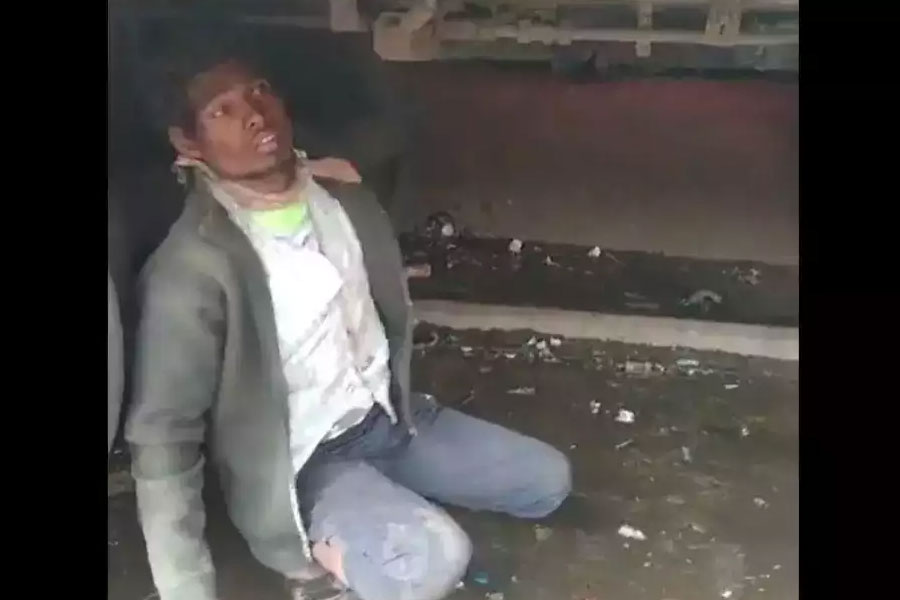 টিকিটের টাকা নেই! দুই চাকার মাঝখানে ট্রেনের কামরার নীচে ২৫০ কিমি পথ পাড়ি যুবকের