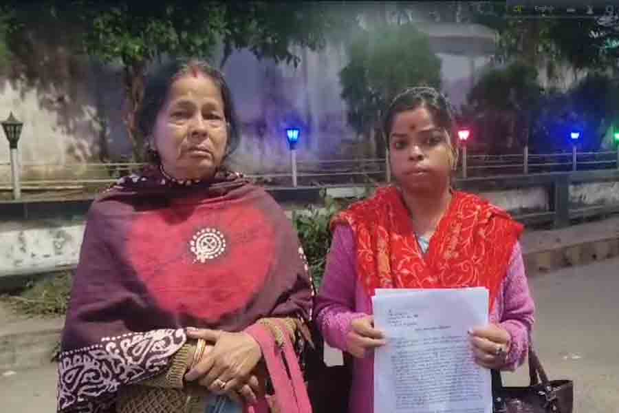 বনগাঁয় কাউন্সিলরের বিরুদ্ধে ঘর ভাঙচুর ও মহিলাদের মারধরের অভিযোগ