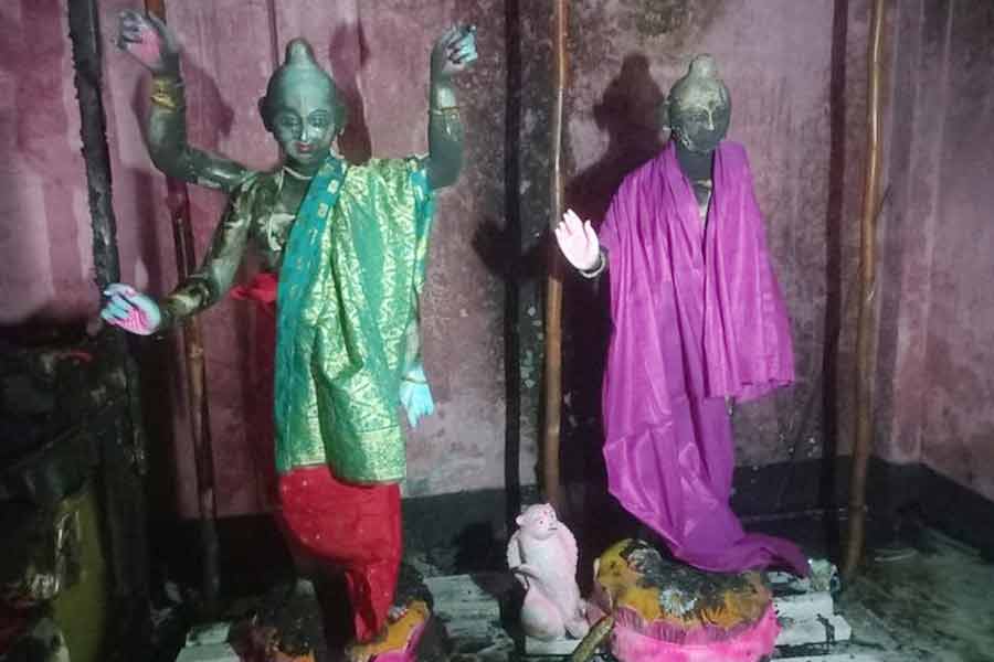 ঢাকার ইসকন সেন্টারে আগুন, পুড়ল লক্ষ্মীনারায়ণের মূর্তি! দ্বেষের বাংলাদেশে থামছে না হিংসা