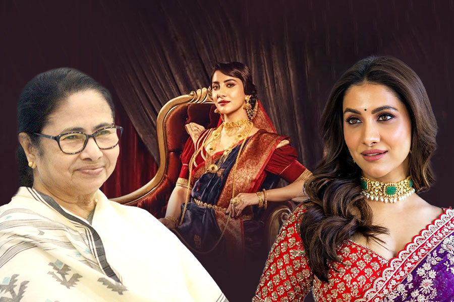 স্টার থিয়েটারের নামবদলে খুশি পর্দার ‘বিনোদিনী’ রুক্মিণী, কী বললেন মুখ্যমন্ত্রীকে?
