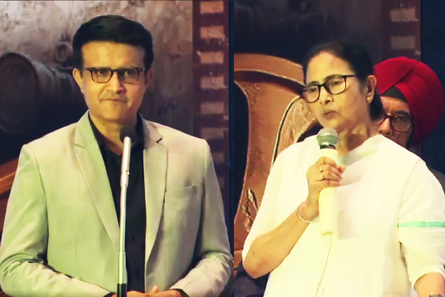সৌরভের মুখে বাংলা সিনেমার জয়গান, KIFF-এ মমতার পাশে বসে লিগ্যাসি মনে করালেন মহারাজ