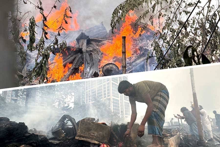 তপসিয়ায় বিধ্বংসী আগুন, পুড়ল একের পর এক ঝুপড়ি!