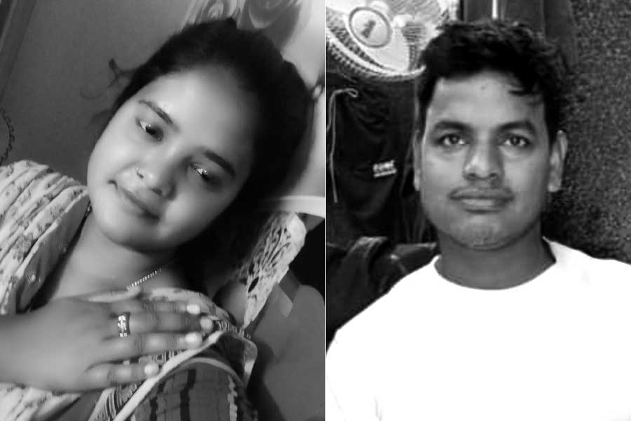 প্রেমিকাকে বাঁচাতে গিয়ে রেললাইনে ঝাঁপ, প্রাণ গেল যুগলের!