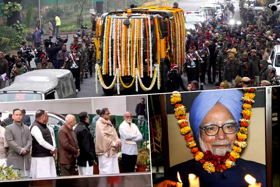 শেষ যাত্রায় প্রয়াত প্রাক্তন প্রধানমন্ত্রী মনমোহন সিং