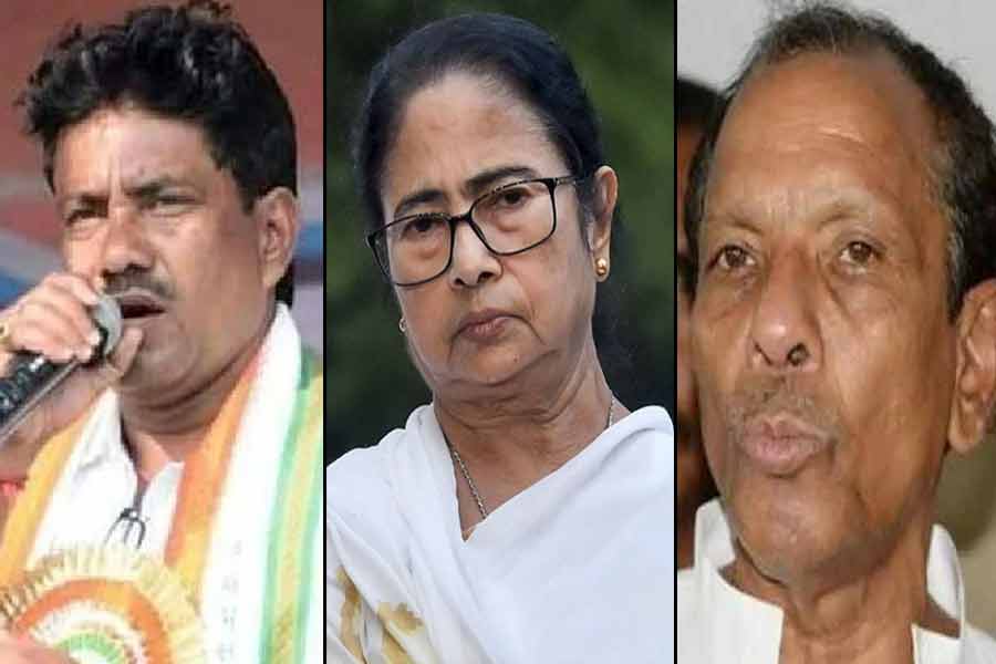 মমতার নির্দেশিকার পর কাঁথি সমবায় ব্যাঙ্কের ডিরেক্টর নির্বাচনে মনোনয়ন প্রত্যাহার ‘গোঁজ’ প্রার্থীদের