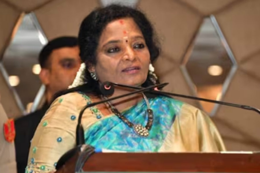 ‘গোমাংস খাওয়া অধিকার হলে গোমূত্র পান কেন নয়’, প্রশ্ন বিজেপি নেত্রীর