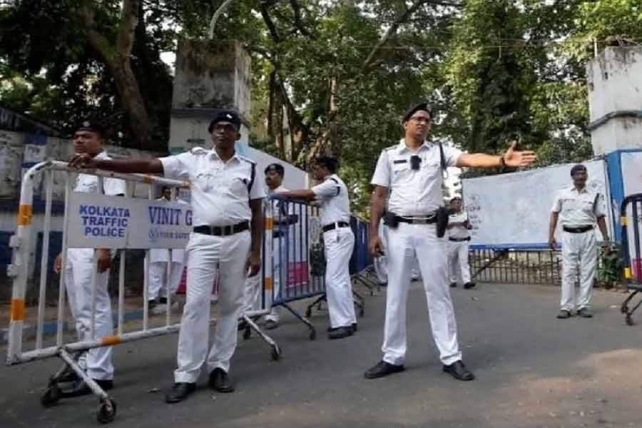 পার্ক সার্কাসের নামী বিপণি থেকে ১২ লক্ষ লুঠের জের, ক্যাশ ভ্যান পার্কের নয়া নির্দেশ পুলিশের