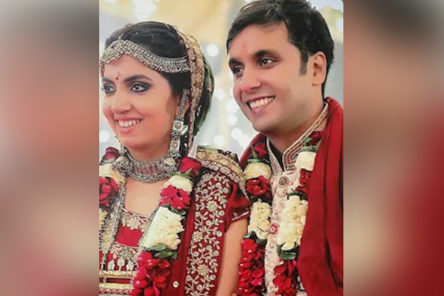 স্ত্রীর সঙ্গে বেকারির মালিকানা নিয়ে বিতর্ক, অতুল সুভাষের মৃত্যু-বিতর্কের মধ্যেই আত্মঘাতী যুবক!