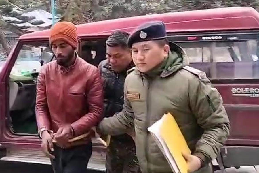 গোয়ালপোখরে পুলিশকে গুলি কাণ্ডে গ্রেপ্তার সাজ্জাকের আরও ১ সহযোগী