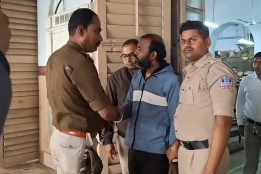 বিচ্ছেদের শাস্তি! মাকে শিক্ষা দিতে ছেলেকে ‘খুন’, গুণধর প্রেমিককে যাবজ্জীবন চুঁচুড়া আদালতের