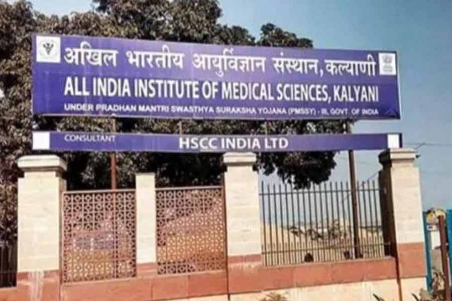 কল্যাণী এইমসে চাকরি দেওয়ার নামে ২ জনকে ‘ধর্ষণ’, গ্রেপ্তার যুবক
