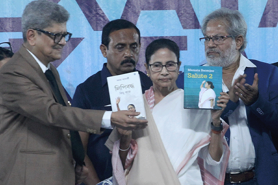 ‘কলকাতা বইমেলাই দেশের সেরা’, বাঙালির ‘১৪তম পার্বণে’র সূচনা মুখ্যমন্ত্রীর