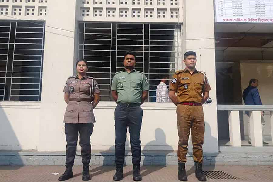 ‘নতুন’ বাংলাদেশে এবার সংস্কার পুলিশ বাহিনীতেও, পোশাক পরিবর্তনের সিদ্ধান্ত ইউনুস সরকারের