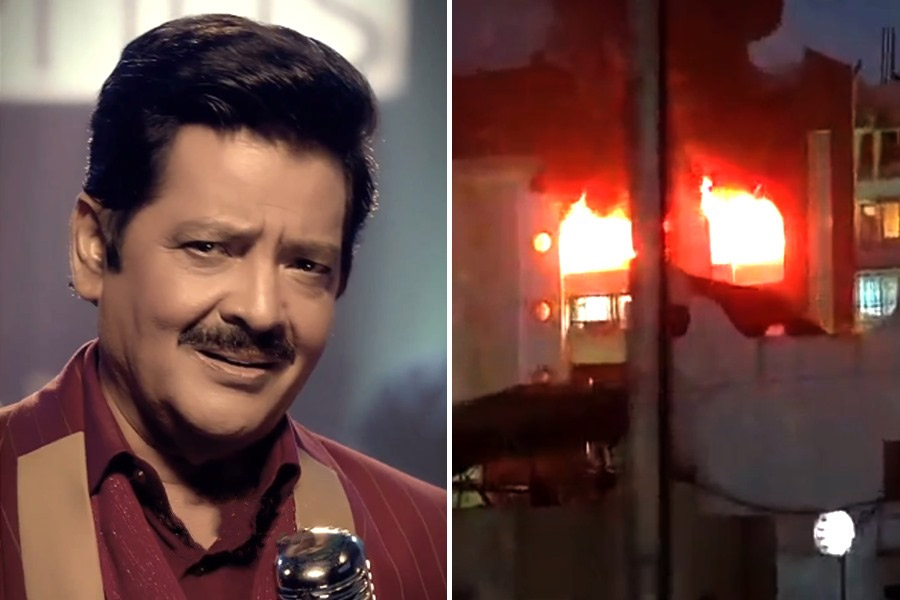 উদিত নারায়ণের আবাসনে ভয়ংকর আগুন, কেমন আছেন গায়ক?