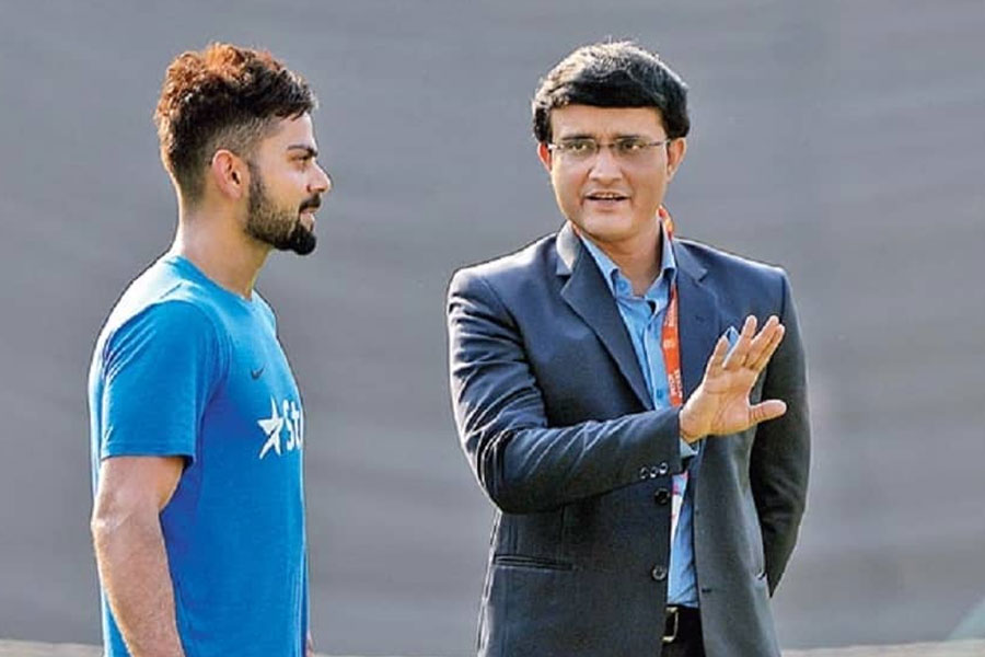 ‘সাদা বলে ও বিশ্বসেরা’, চ্য়াম্পিয়ন্স ট্রফির আগে বিরাটের পিঠ চাপড়ে দিলেন সৌরভ