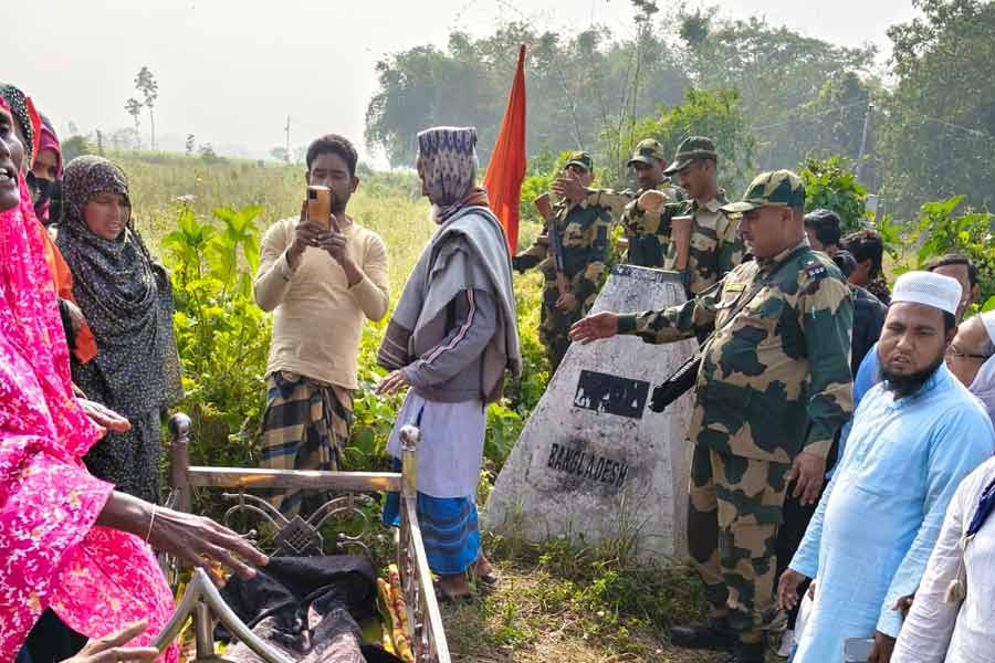 জিরো পয়েন্টে মৃত ভারতীয় ভাইকে শেষ বিদায় বাংলাদেশি বোনের, সৌহার্দ্যের নজির বিএসএফের
