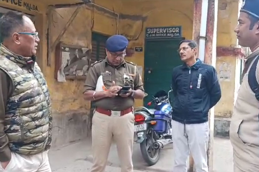 বারবার বদলে যাচ্ছে লোকেশন, তৃণমূল নেতা খুনে মালদহে সিআইডির সাইবার বিশেষজ্ঞ
