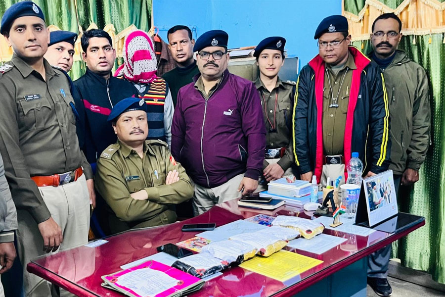 মালদহে ট্রেন থামতেই ডাউন কাটিহার-হাওড়া এক্সপ্রেসে তল্লাশি, উদ্ধার ১০ কোটি টাকার ব্রাউন সুগার