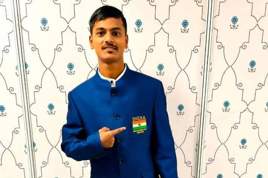বাবা দিনমজুর, মা পরিচারিকা, অভাবকে নিত্যসঙ্গী করেই খো খো বিশ্বকাপে চ্যাম্পিয়ন হুগলির সুমন