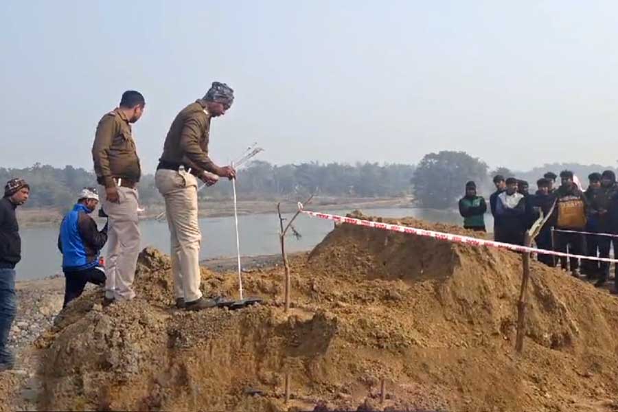 বাঁকুড়ায় কাজের জায়গা থেকে উদ্ধার ঠিকা শ্রমিকের দেহ
