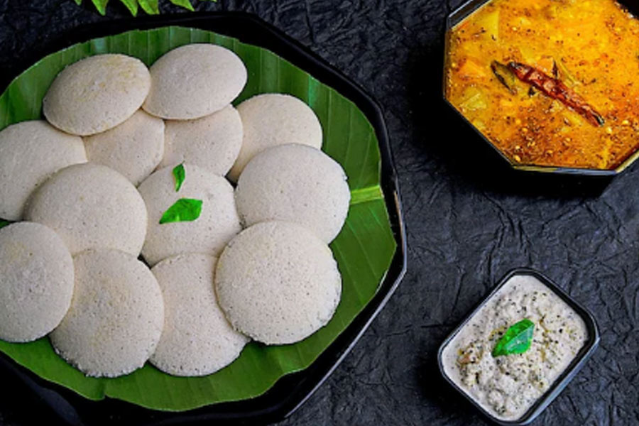 ইডলিতে প্লাস্টিকের ব্যবহারে হতে পারে ক্যানসার! কড়া পদক্ষেপ কর্নাটক সরকারের