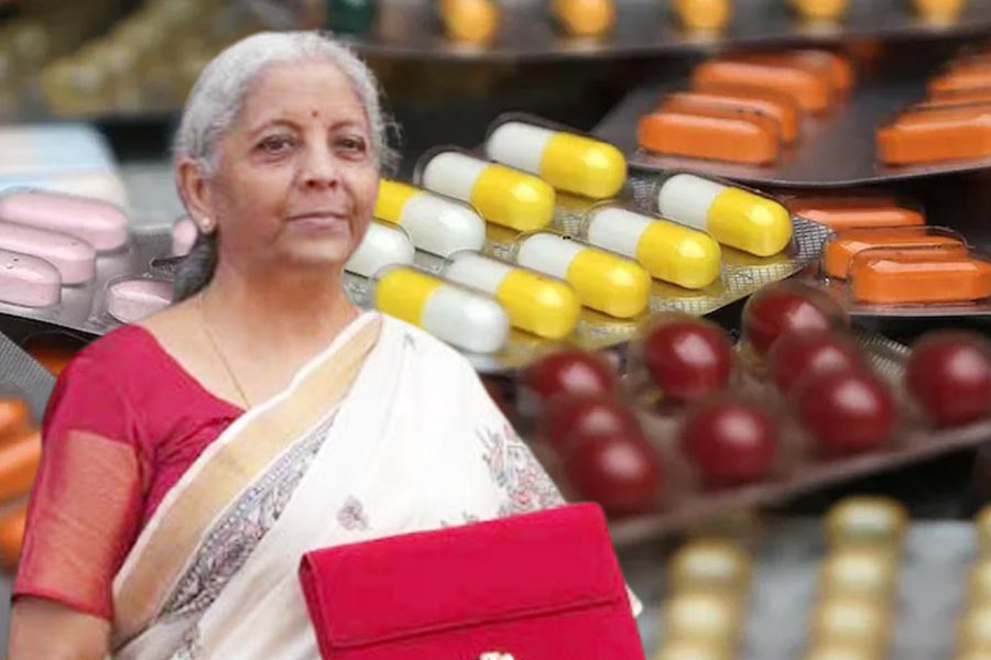 Budget 2025: বাজেটে ক্যানসারের বিরুদ্ধে জেহাদ, শুল্ক মাফ ৩৬টি জীবনদায়ী ওষুধে