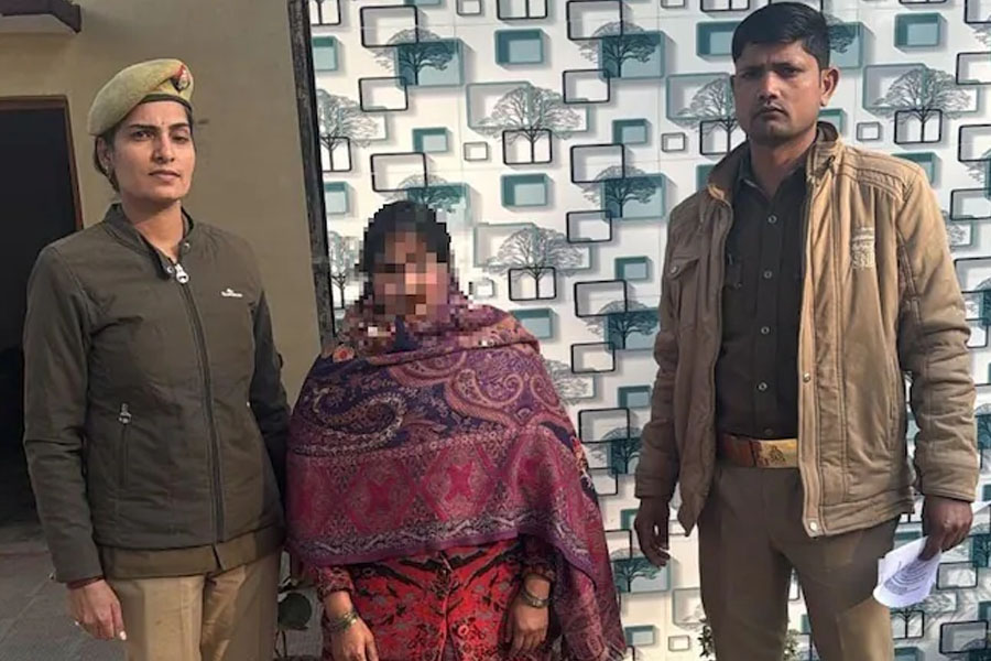 ‘ব্ল্যাকমেল অসহ্য হয়ে উঠেছিল’, যৌনমিলন চলাকালীন সঙ্গীর শ্বাসরোধ করে খুন মহিলার