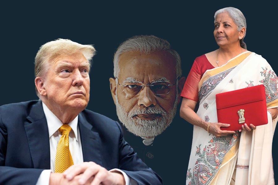 শুল্ক যুদ্ধের হুঁশিয়ারি ট্রাম্পের, বাজেটে নির্মলা বুঝিয়ে দিলেন তৈরি হচ্ছে ‘আত্মনির্ভর’ ভারত