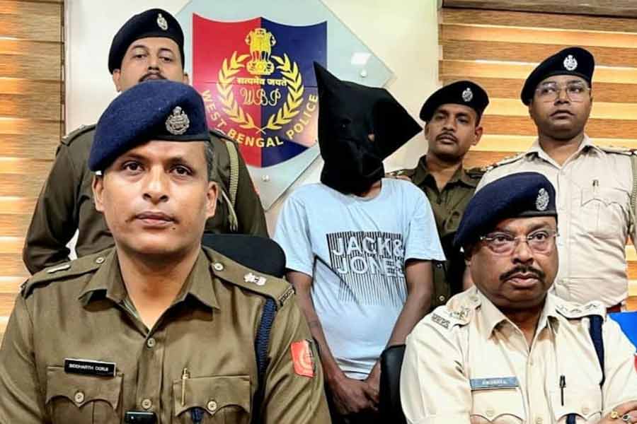 প্রেমিকের মারে ভাঙে কোমরের হাড়! বাঁকুড়ার আদিবাসী তরুণী ‘খুনে’ গ্রেপ্তার যুবক