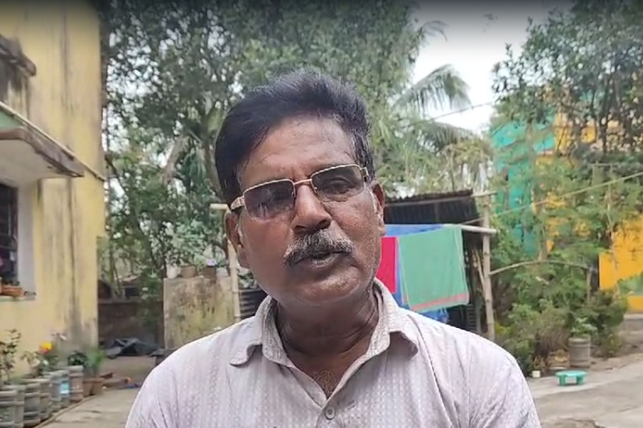 নথিতে মৃত ৪০ বছর আগেই! জমি হাতাতে ‘জাল’ সার্টিফিকেট, চাঞ্চল্য বনগাঁয়